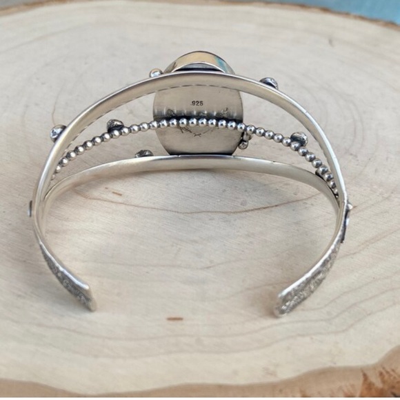 Artisan handmade Charoite cuff bracelet - Picture 4 of 7